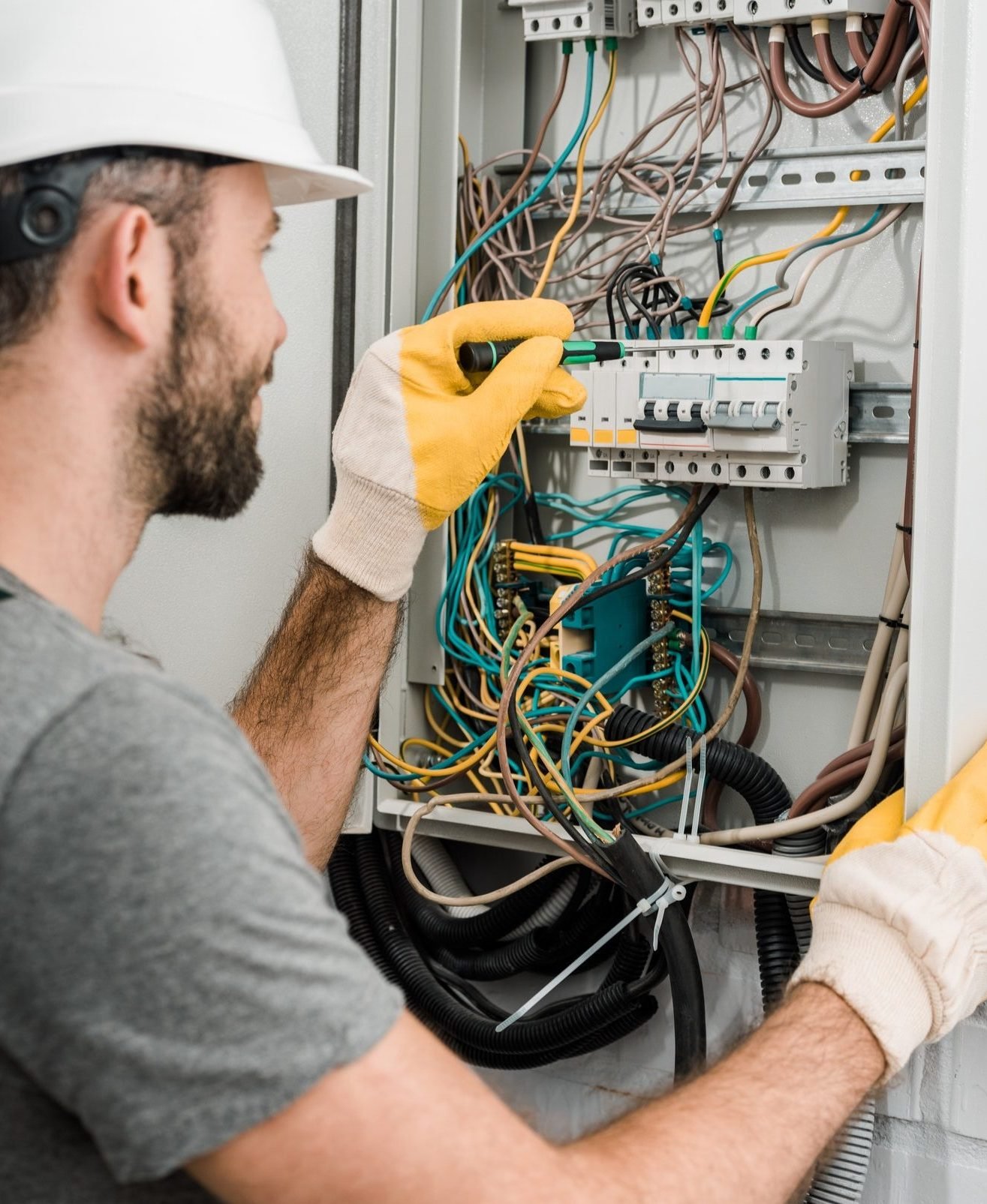 A handyman service with 53 years of experience likely offers a wide range of home repair and maintenance services. With that kind of experience, they’ve probably honed their skills in handling everything from plumbing and electrical work to carpentry, painting, and general home improvement.